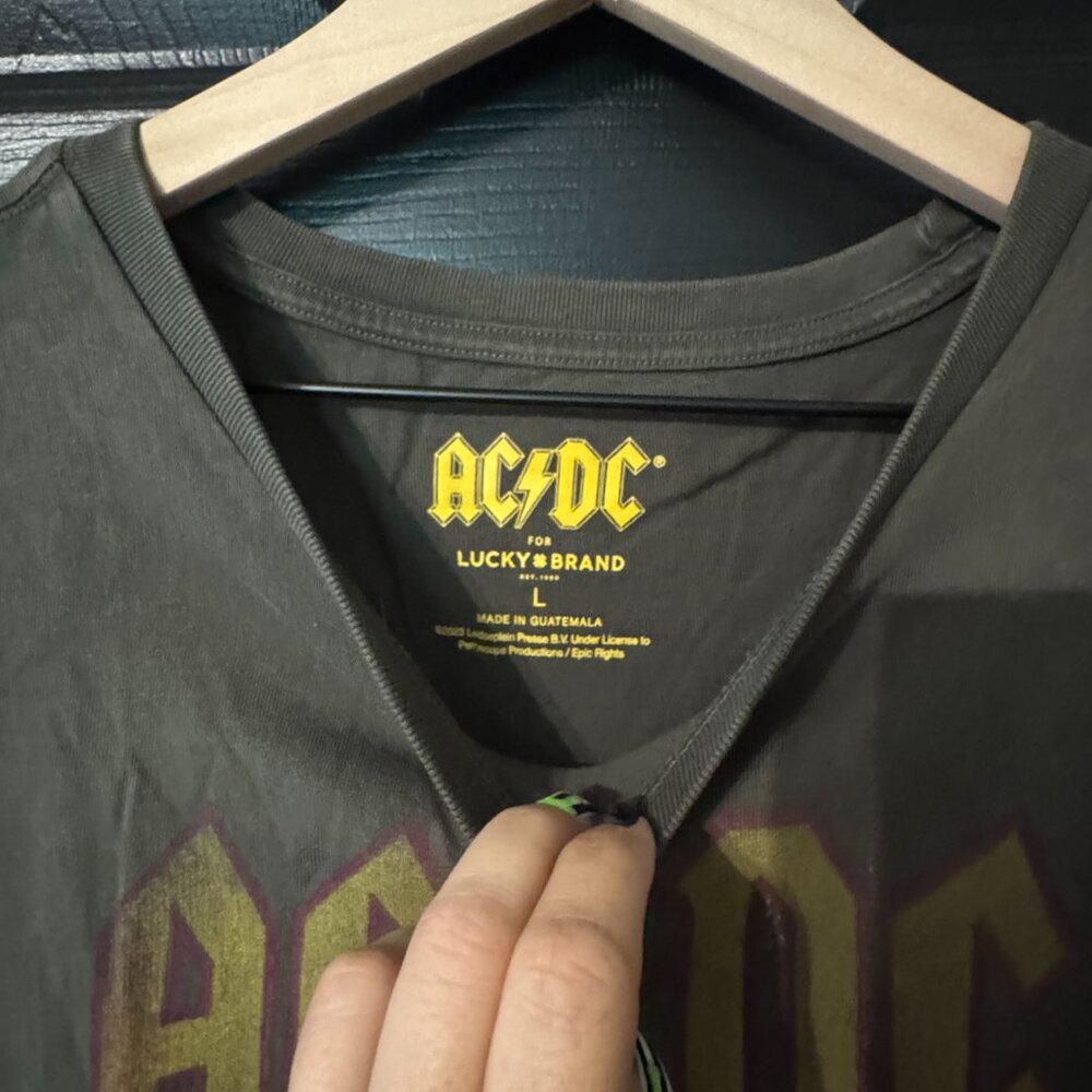 NWOT Womens Lucky Brand ACDC Short Sleeve Stud Band Tee Army Green Multi Large - Picture 2 of 3